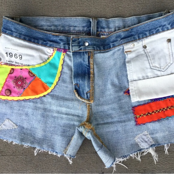 Reworked Upcycled denim shorts sashiko bro visible mending hand sewn 29” waist - Picture 9 of 9